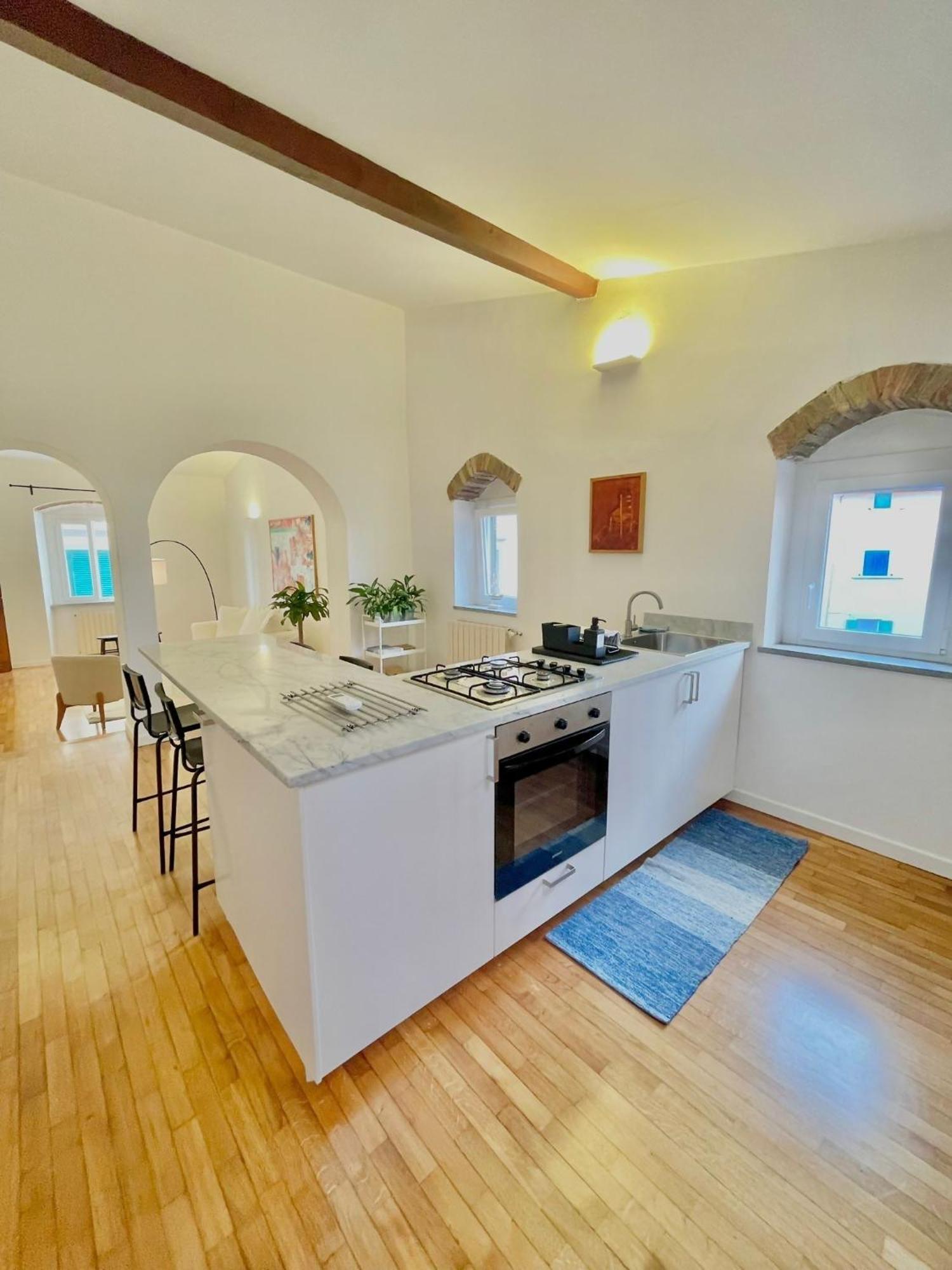 Susannas Lovely New Apartment リヴォルノ エクステリア 写真